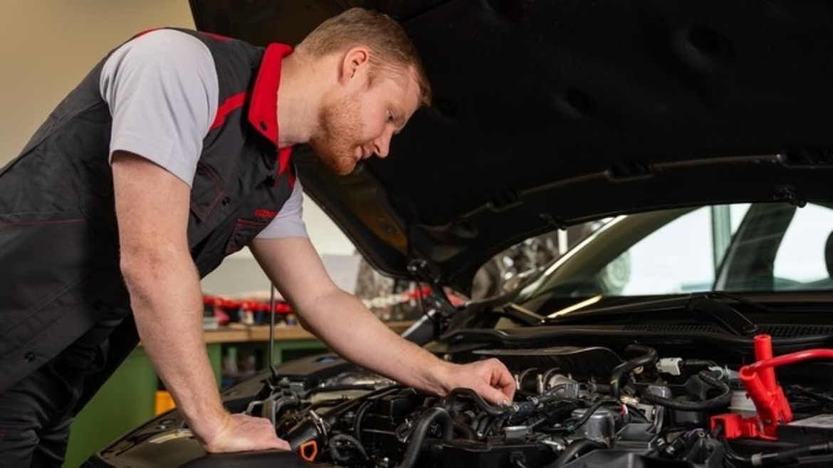 Book a Service at Norton Way Nissan
