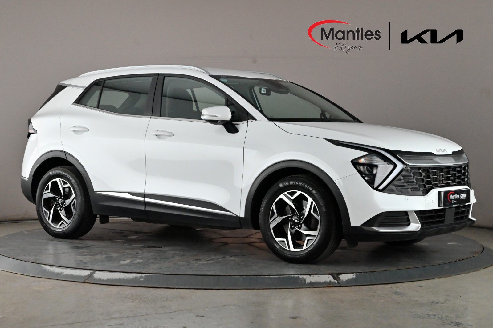 White 2022 Kia Sportage SUV/Crossover Front-wheel drive Manual